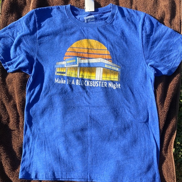Blockbuster T-shirt - Picture 2 of 4